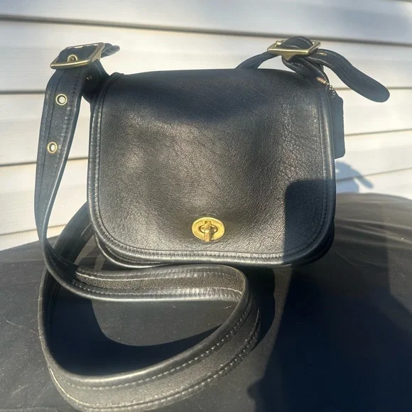 Vintage Coach legacy Small Flap - Picture 13 of 17